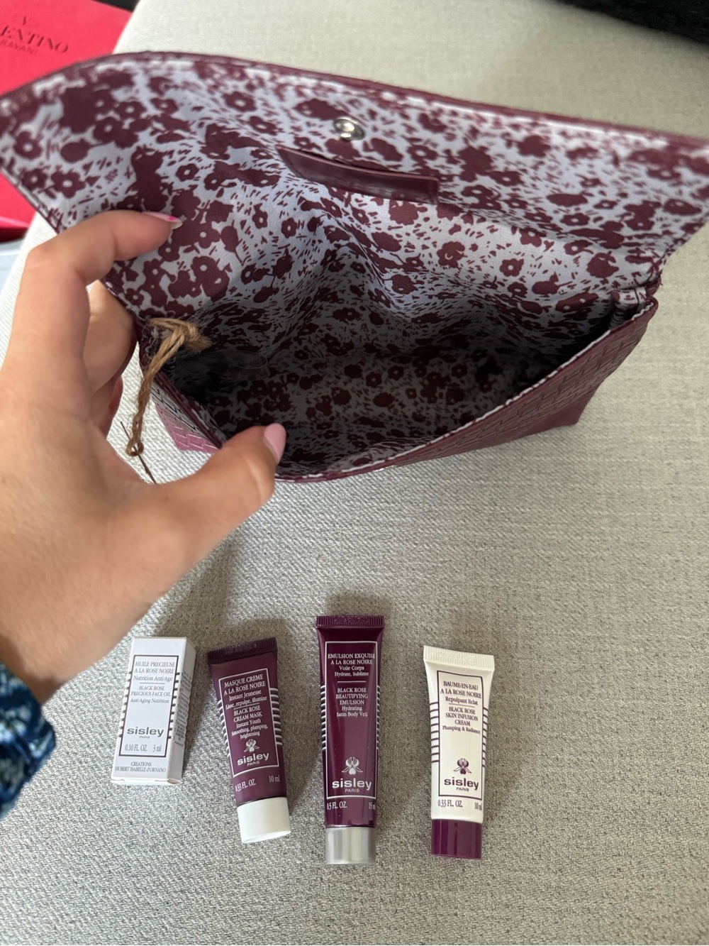 Sisley Woven Plum Cosmetic Clutch with Skincare samples - Picture 6 of 7